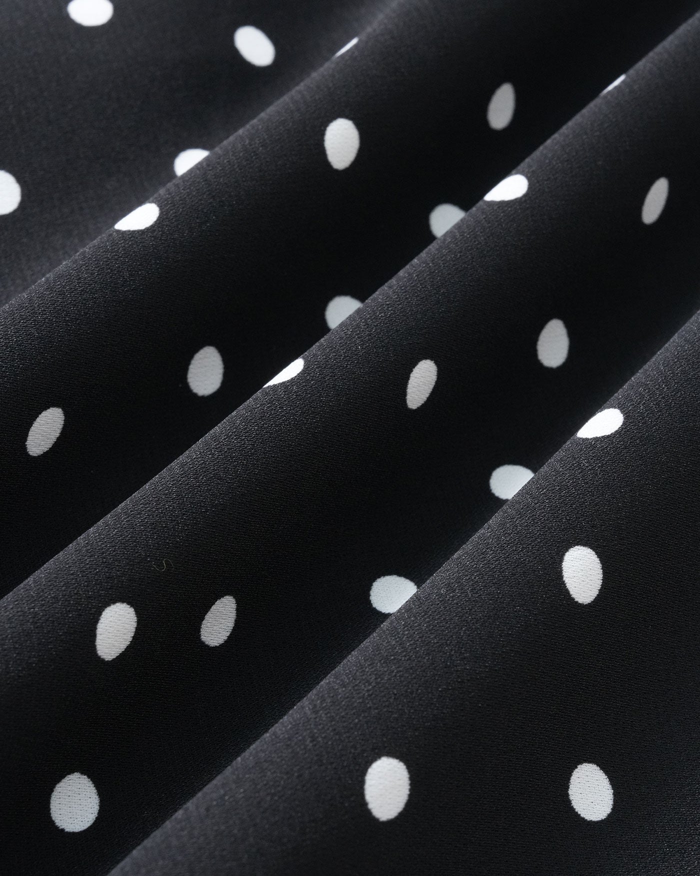 Vestido Midi de Lunares con Cuello Mandarin Negro