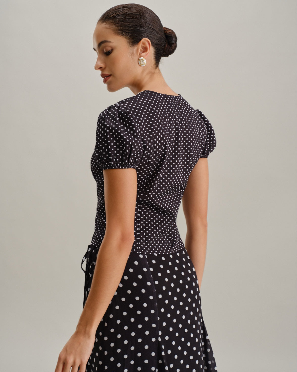 Blusa de Encaje con Lunares Negros