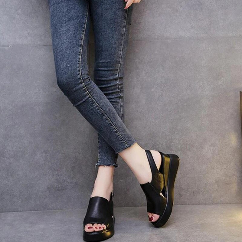 Porfiria | Wygodne sandały na platformie