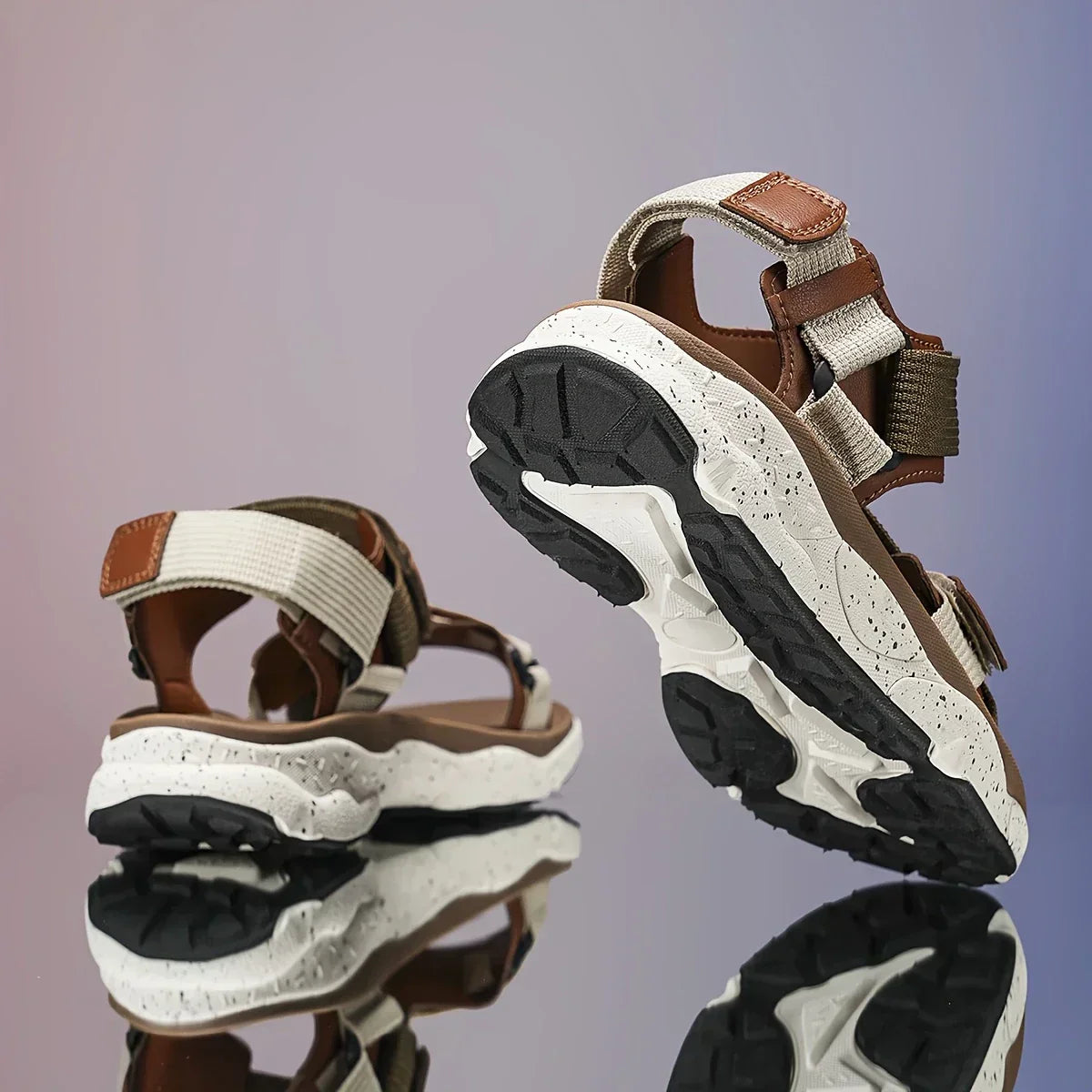 Jessica | Sandały antypoślizgowe z zapięciem na klamrę