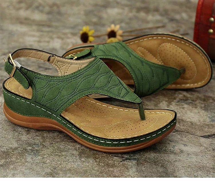 Irene | Romanza Eleganckie sandały na koturnie na letni look plażowy