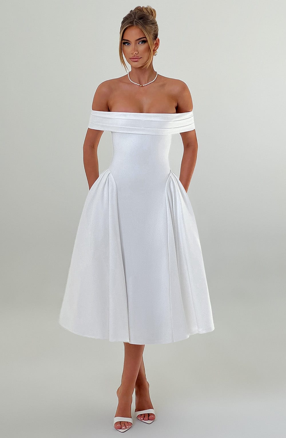 Krótki elegancki sukienka Miranda - Kość słoniowa