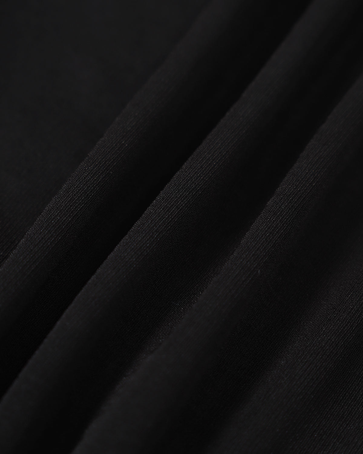 El Vestido Largo Ajustado de Tirantes con Escote Corazón Negro