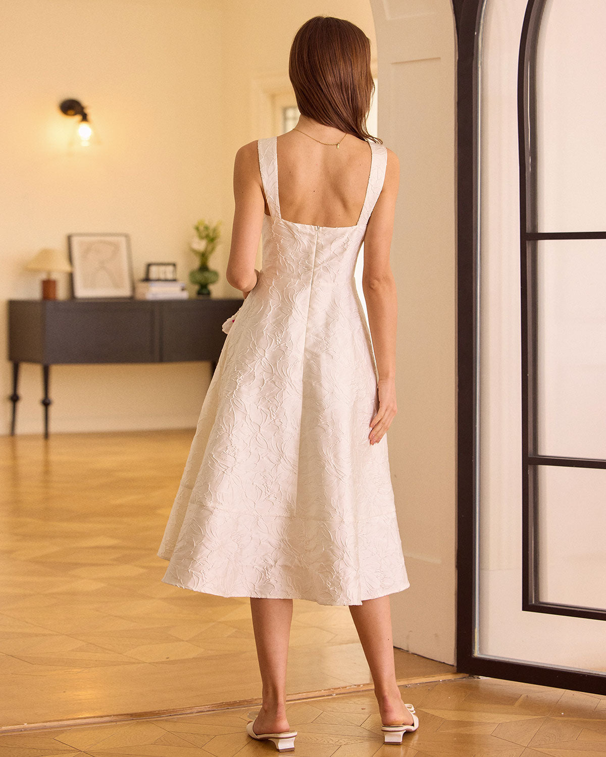 El Vestido Midi Jacquard con Escote Sweetheart Blanco