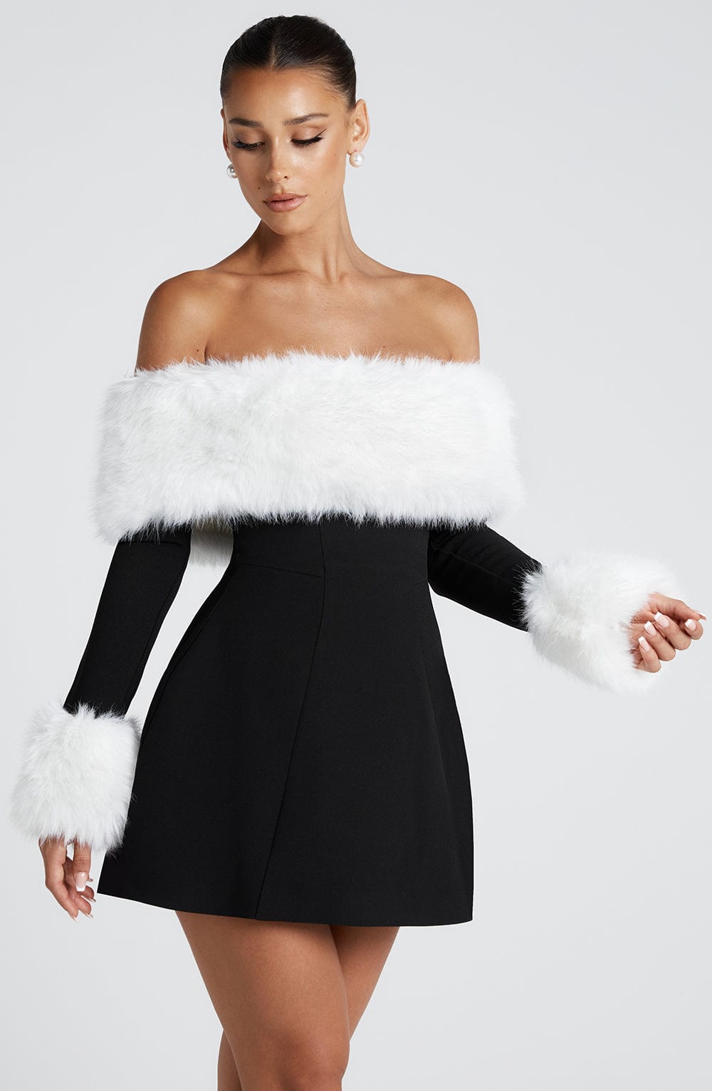 Sukienka mini Villanelle - Czarna/Biała