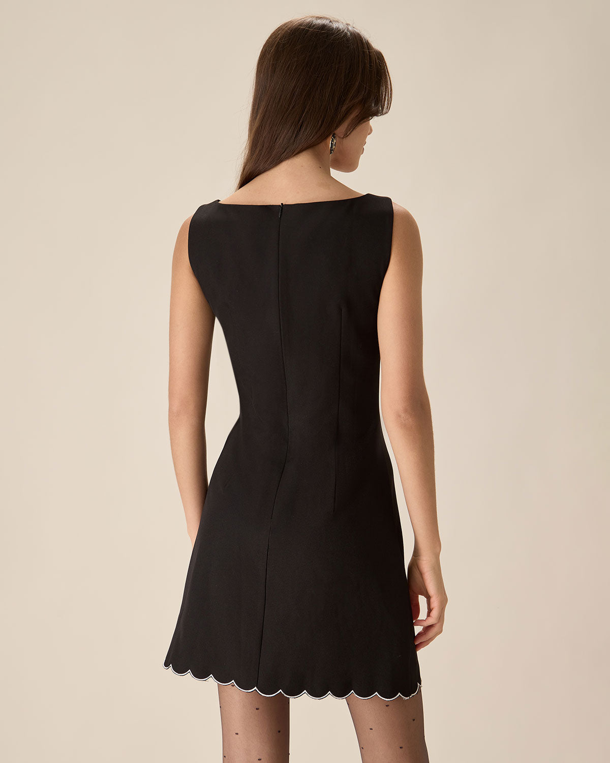 Vestido Mini Sin Mangas Negro con Contraste