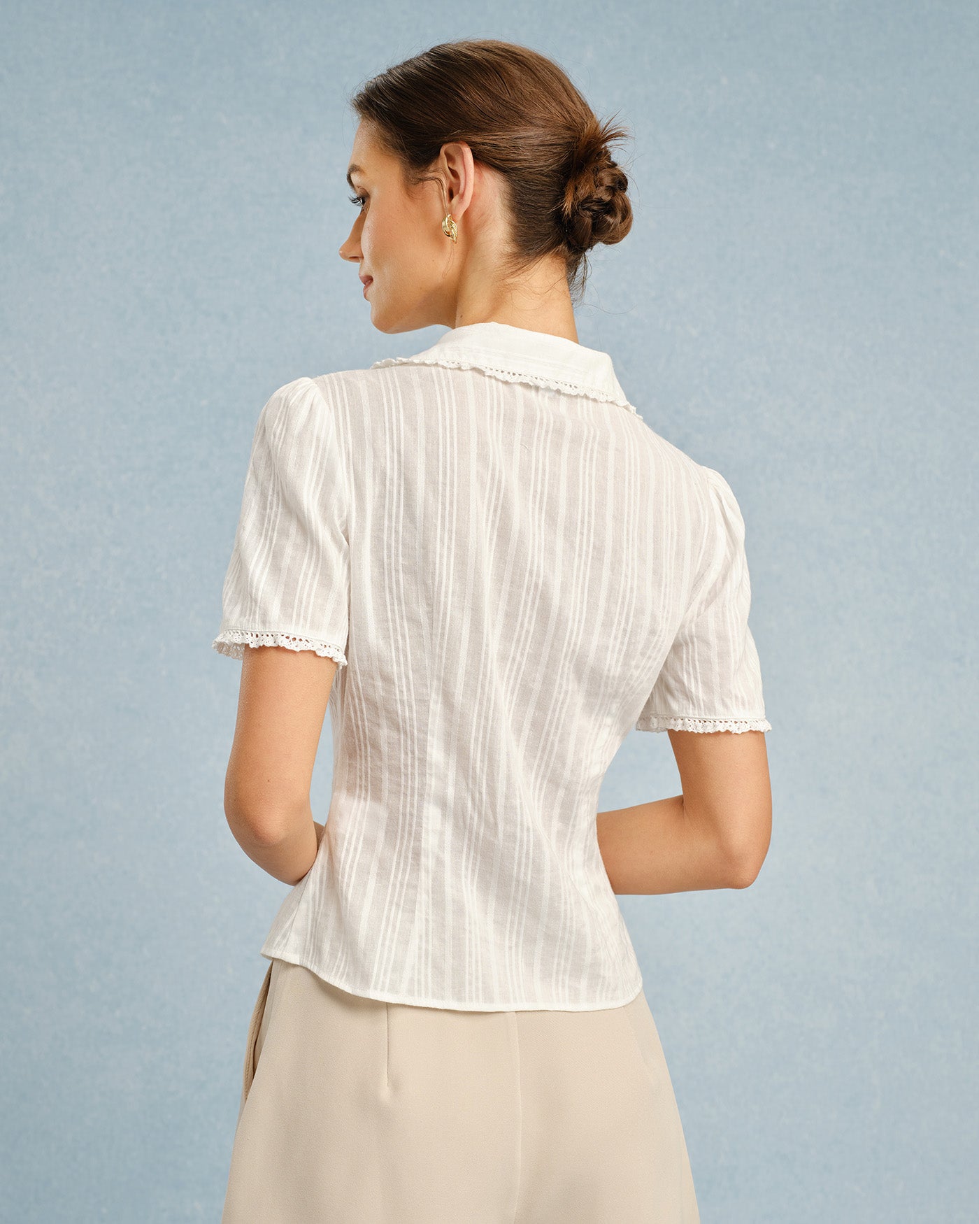 Blusa de Botones de Encaje de Cuello Blanco