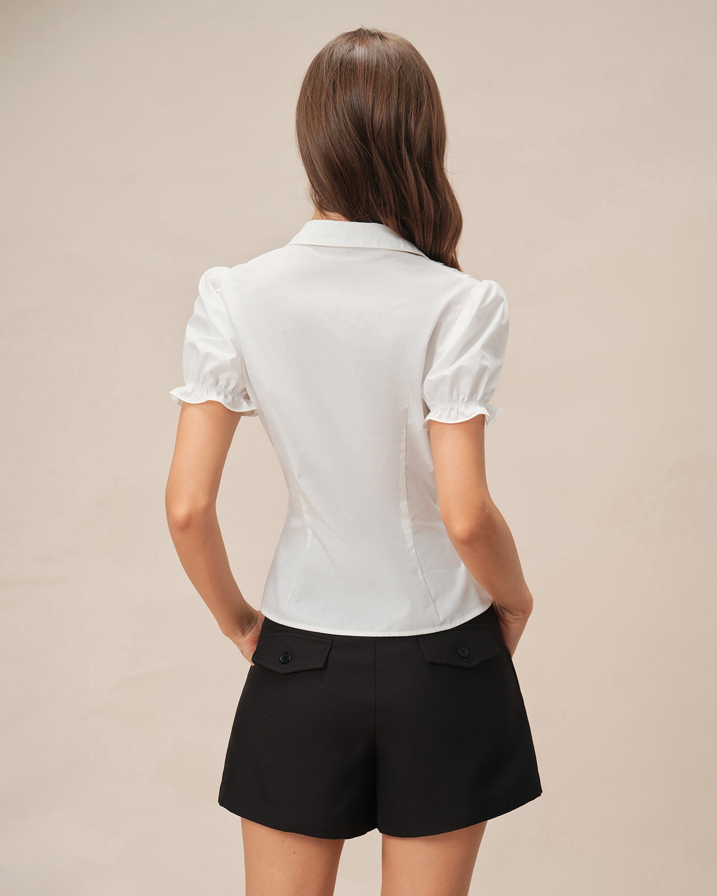 Blusa Blanca con Cuello y Mangas Abullonadas