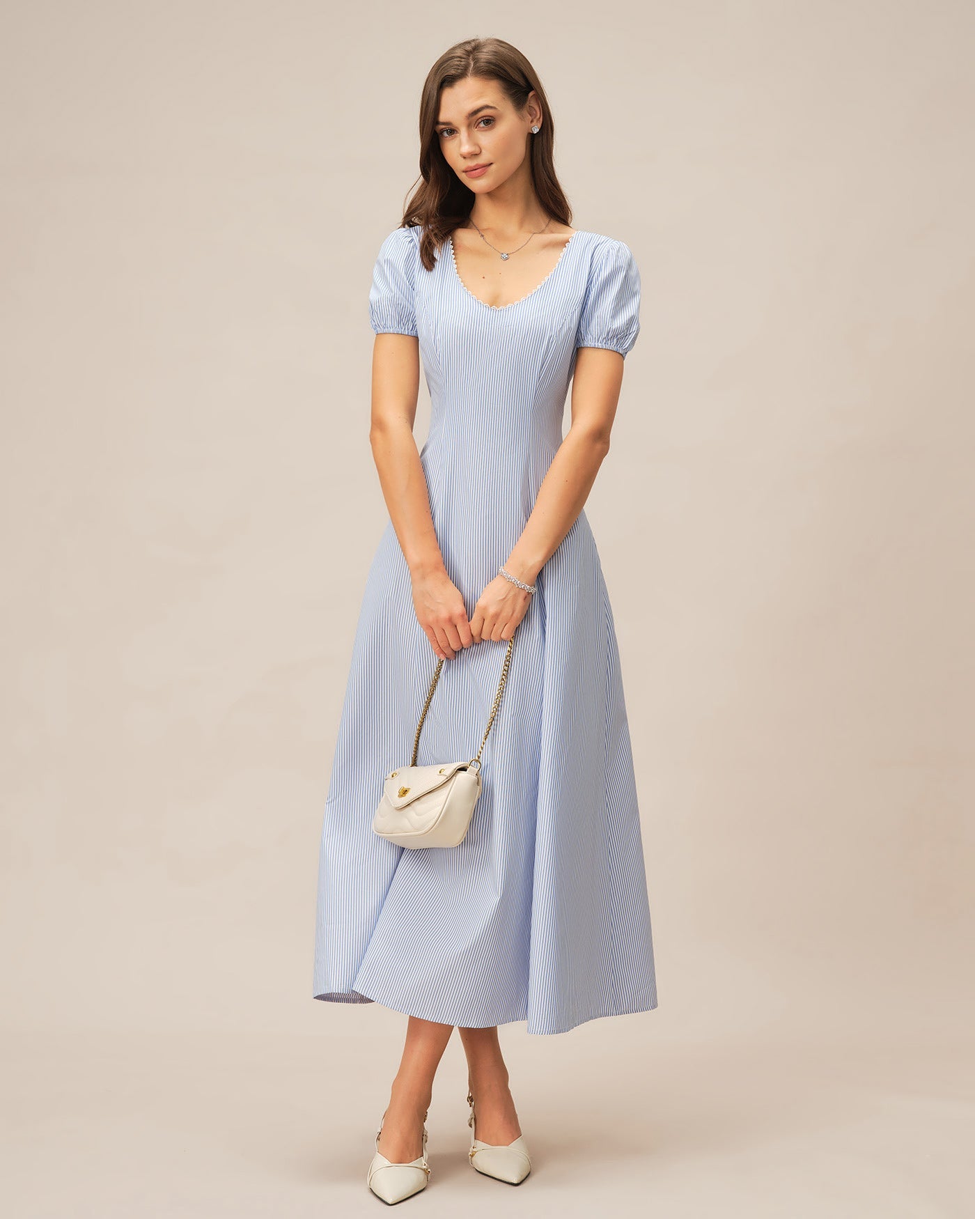 Vestido Maxi Rayado con Cuello en V y Mangas Abullonadas