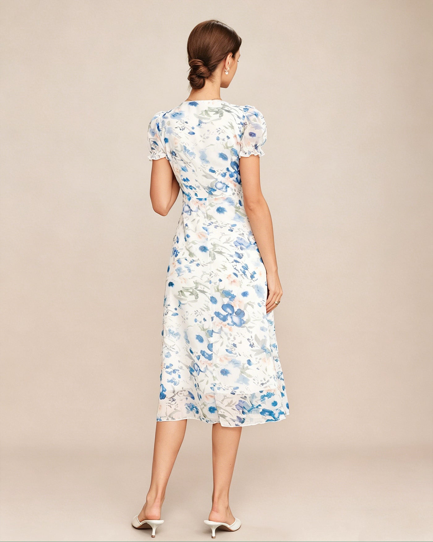 Vestido Midi Shirred con Cuello en V Floral Azul
