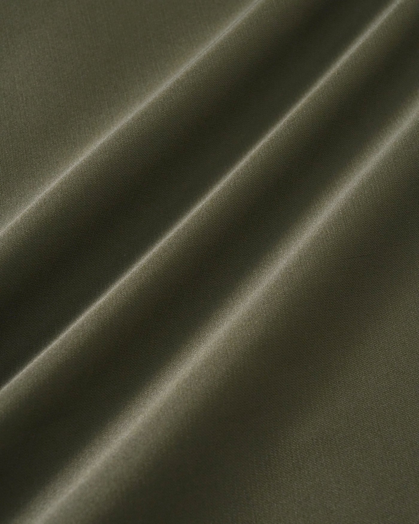 Vestido Midi de Satén con Encaje Verde