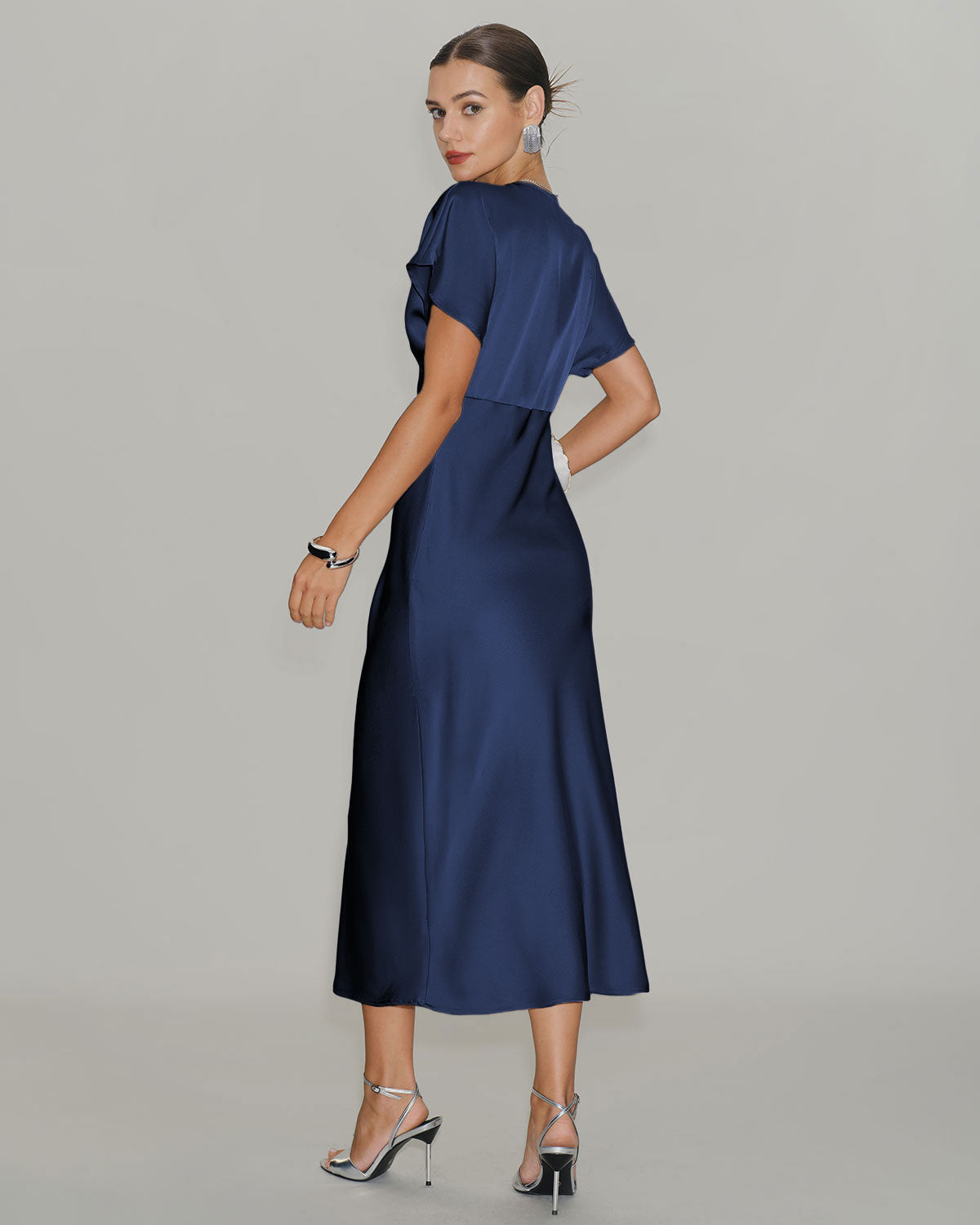 Vestido Midi de Satén con Mangas de Cowl