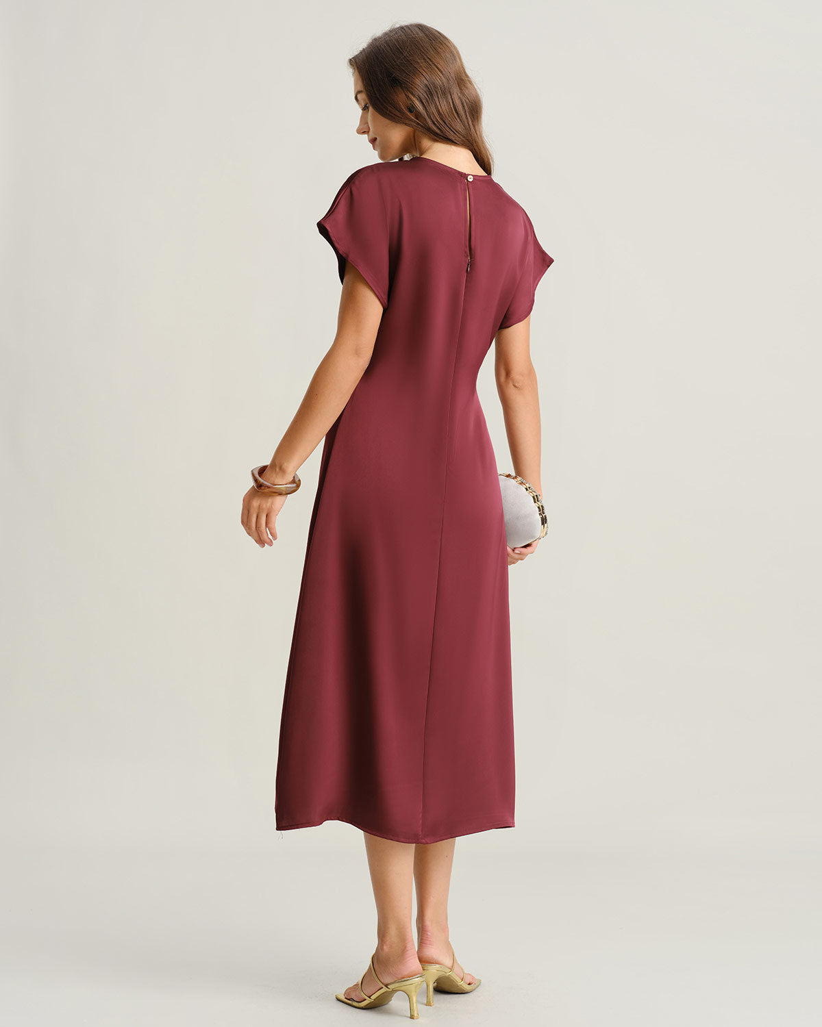 Vestido Midi A-Line de Satén Rojo con Mangas Cowl