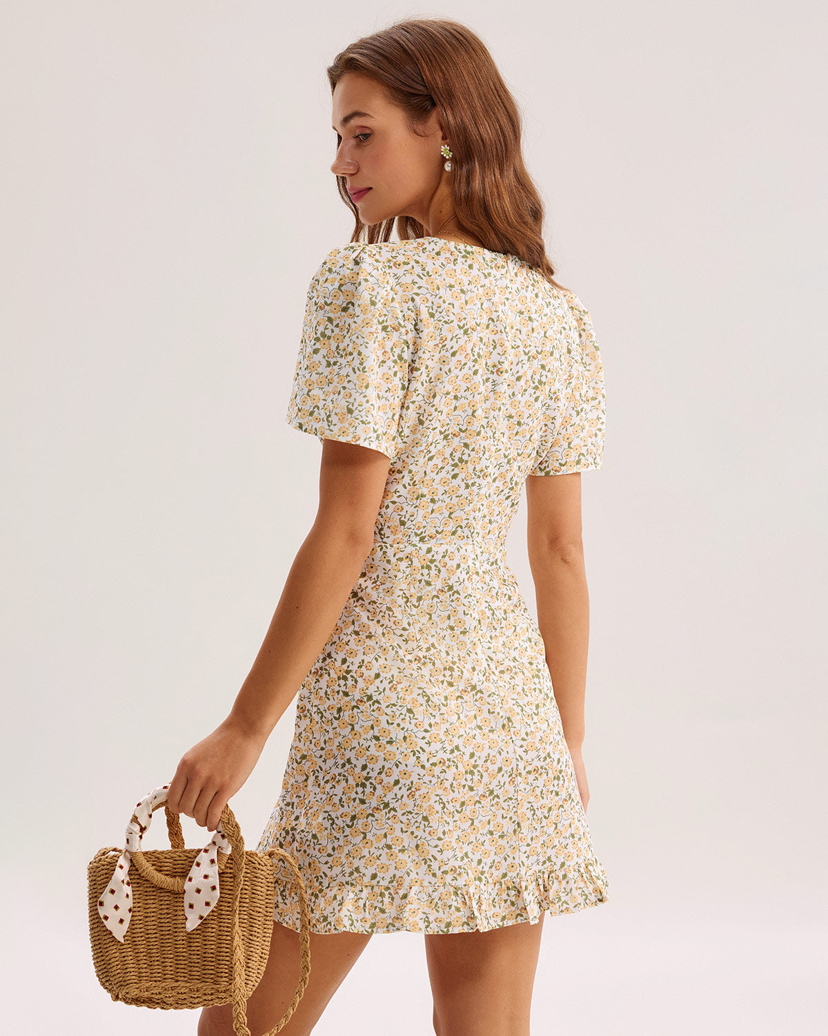 Vestido Mini Amarillo Floral con Escote en V