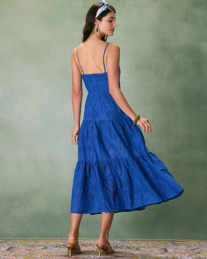 El Vestido Midi de Tirantes con Bordado en Escote Corazón