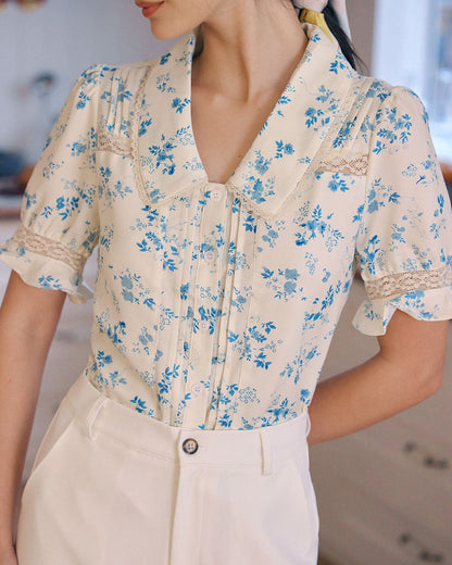 La Camisa Floral Plisada con Encaje