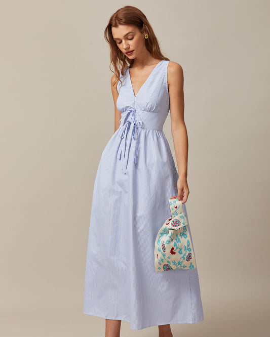 El Vestido Largo Maxi Rayado con Escote en V Azul