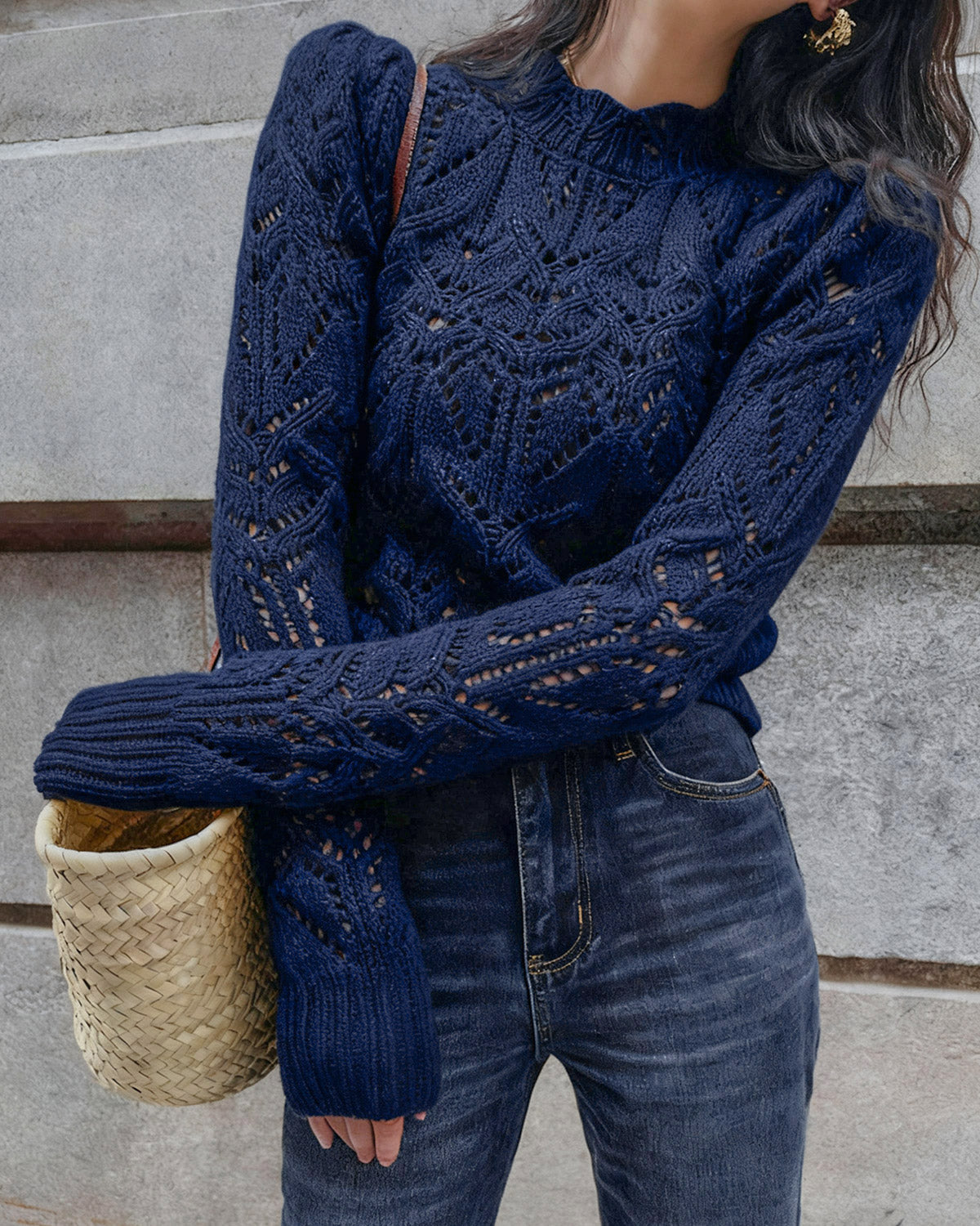 Suéter Azul de Cuello Redondo con Corte