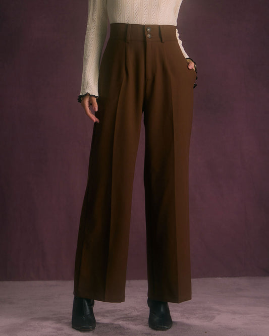 Los Pantalones Rectos con Bolsillo Inclinado y Botón