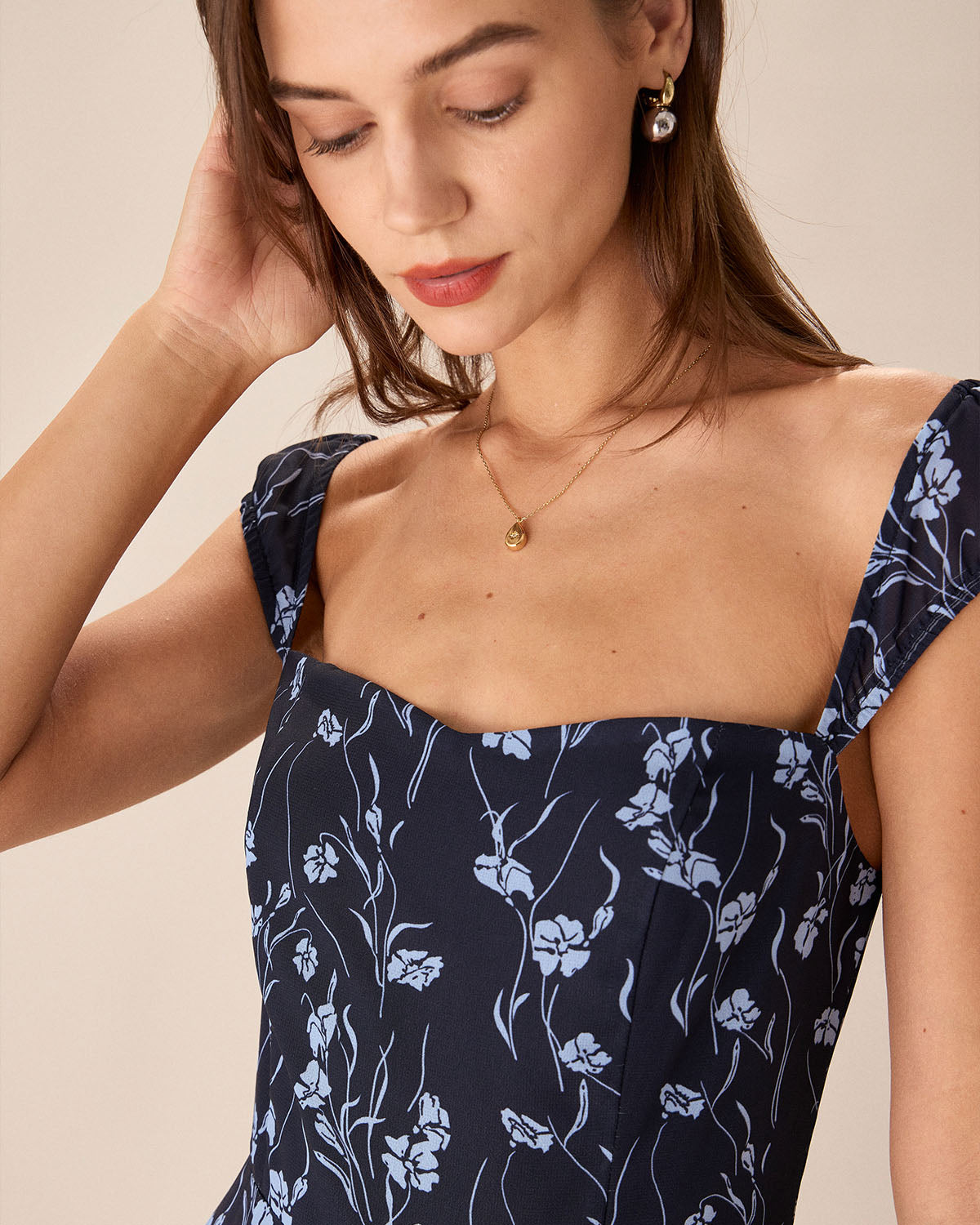 Vestido Midi con Escote Corazón Floral en Azul Marino