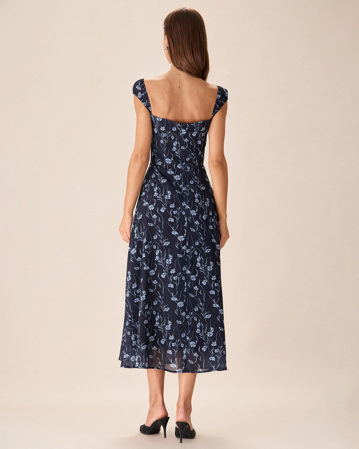 Vestido Midi con Escote Corazón Floral en Azul Marino