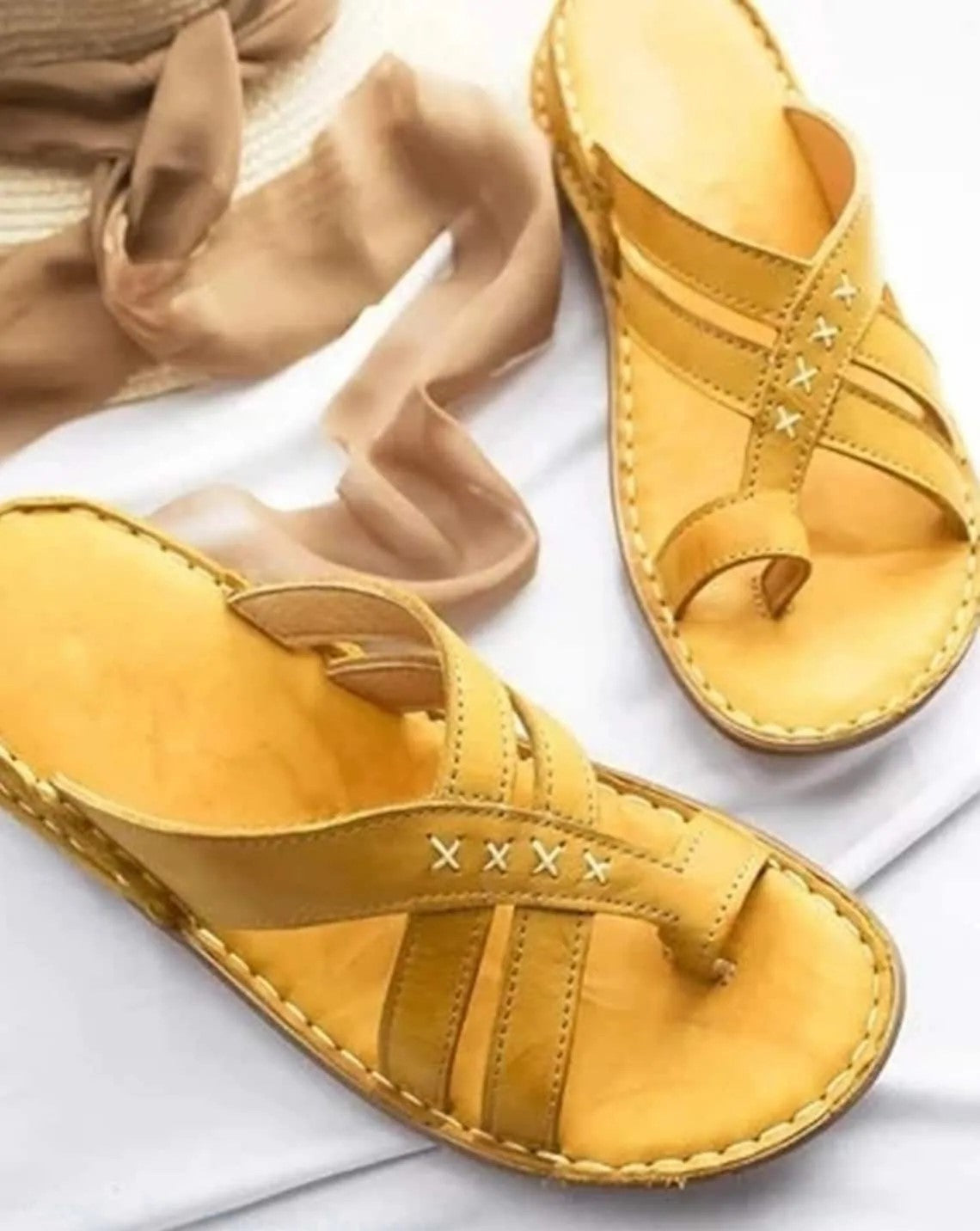 Aroa - Damskie sandały na obcasie z otwartym noskiem