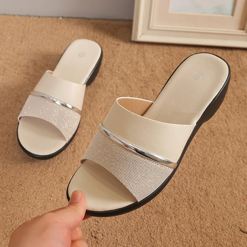 Prabha | Komfortowe i błyszczące sandały