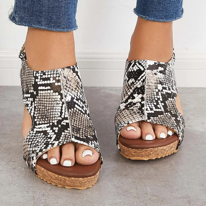 Gabriela - Wkładane sandały na koturnie i platformie z korka z paskiem z tyłu i klamrą na kostce