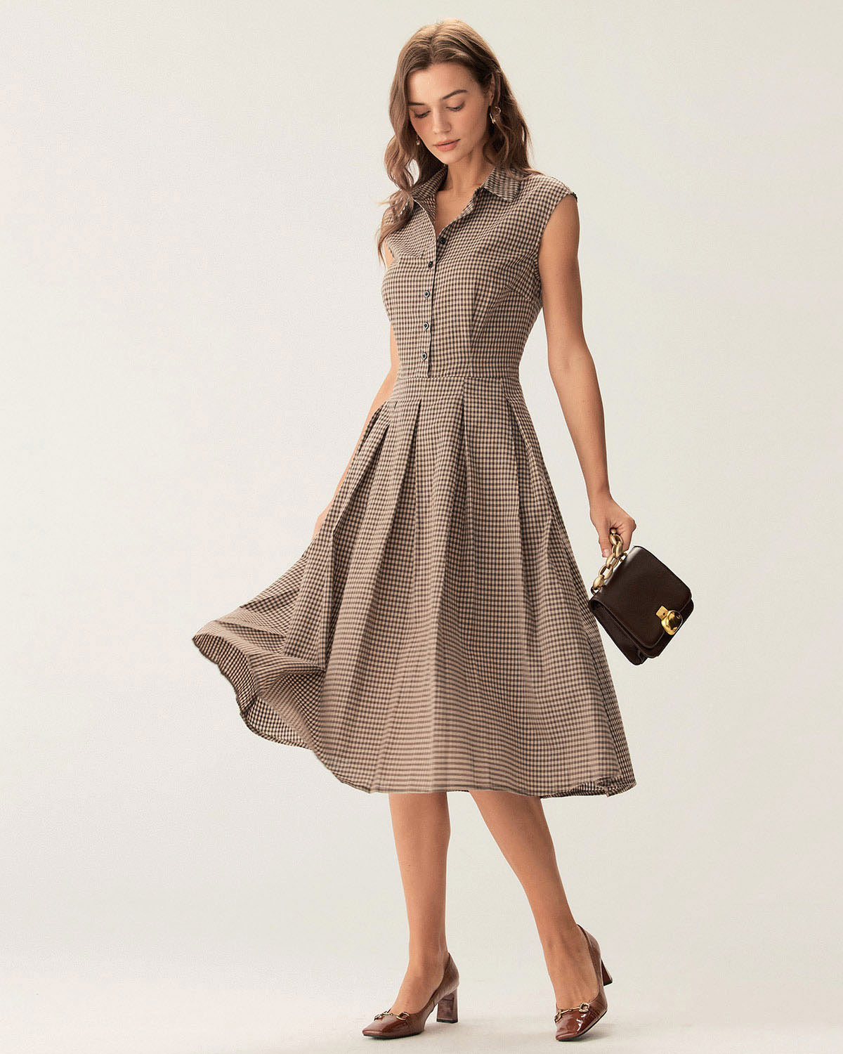 Vestido Midi Plisado a Cuadros Marrón con Botones