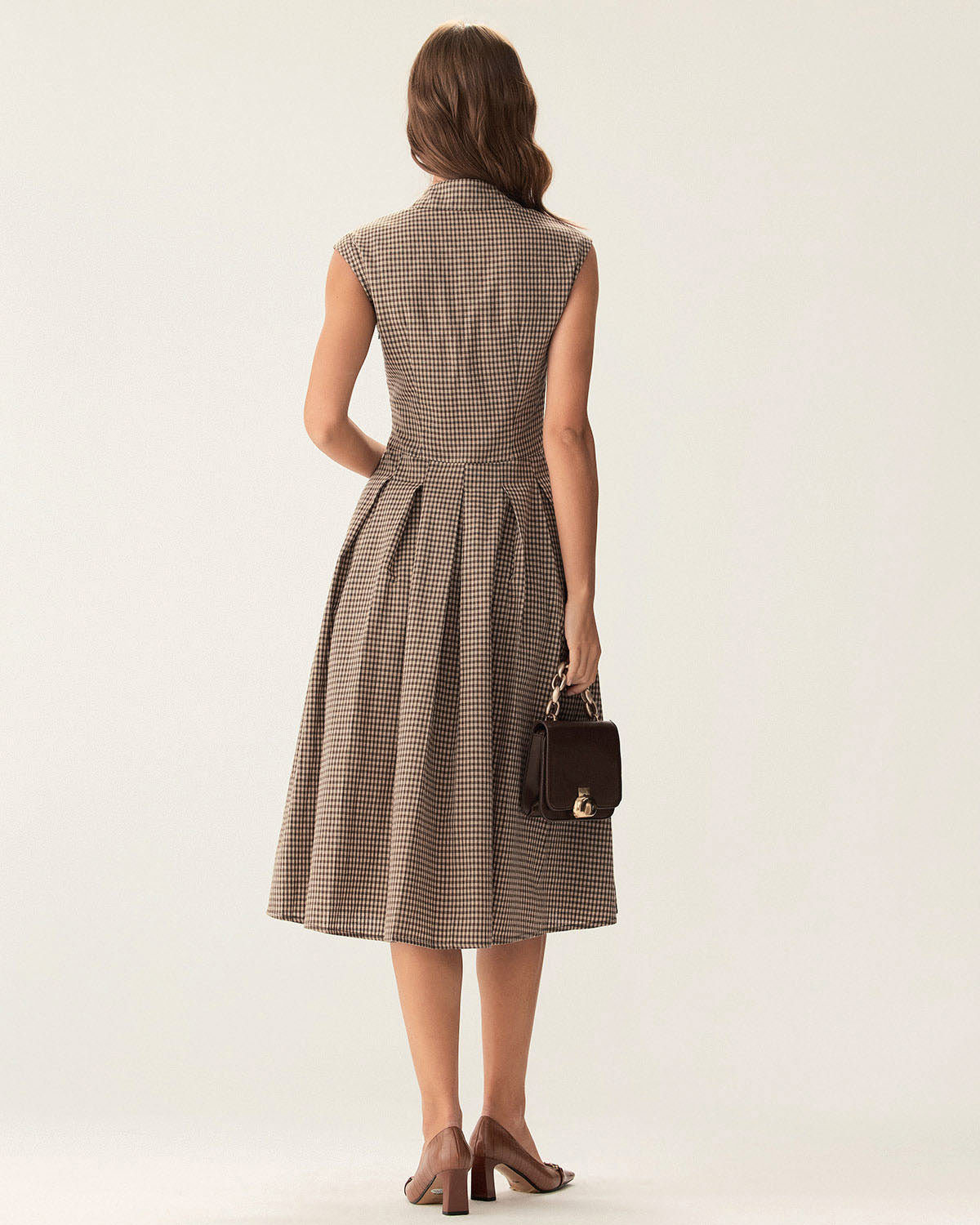 Vestido Midi Plisado a Cuadros Marrón con Botones