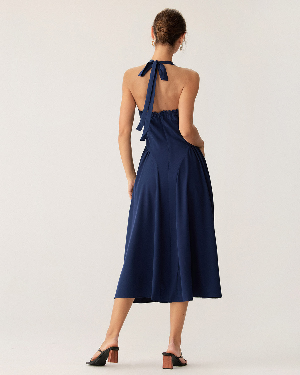 Vestido Midi Halter Arrugado en Color Marino
