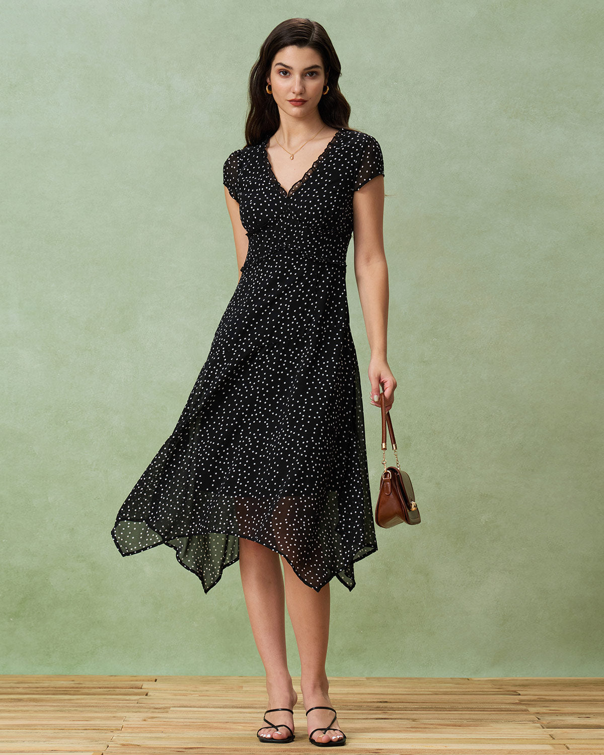 Vestido Midi de Lunares Negro con Escote en V