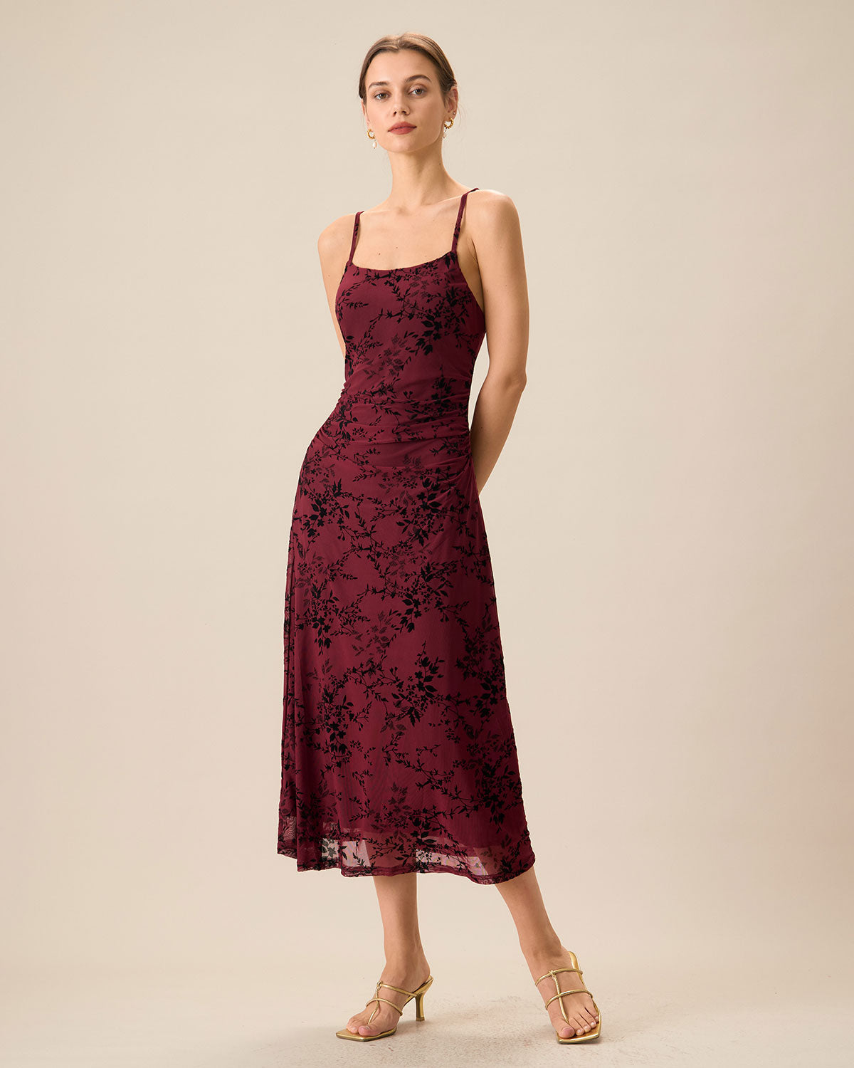 Vestido Midi Ajustado con Flores Rojas