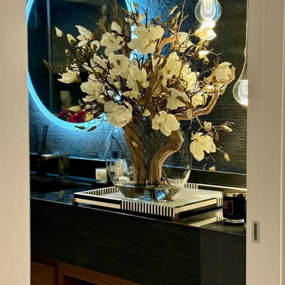 Jarrón Lunar con Magnolias