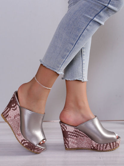 Brigitte | Szpilki z efektownej skóry syntetycznej