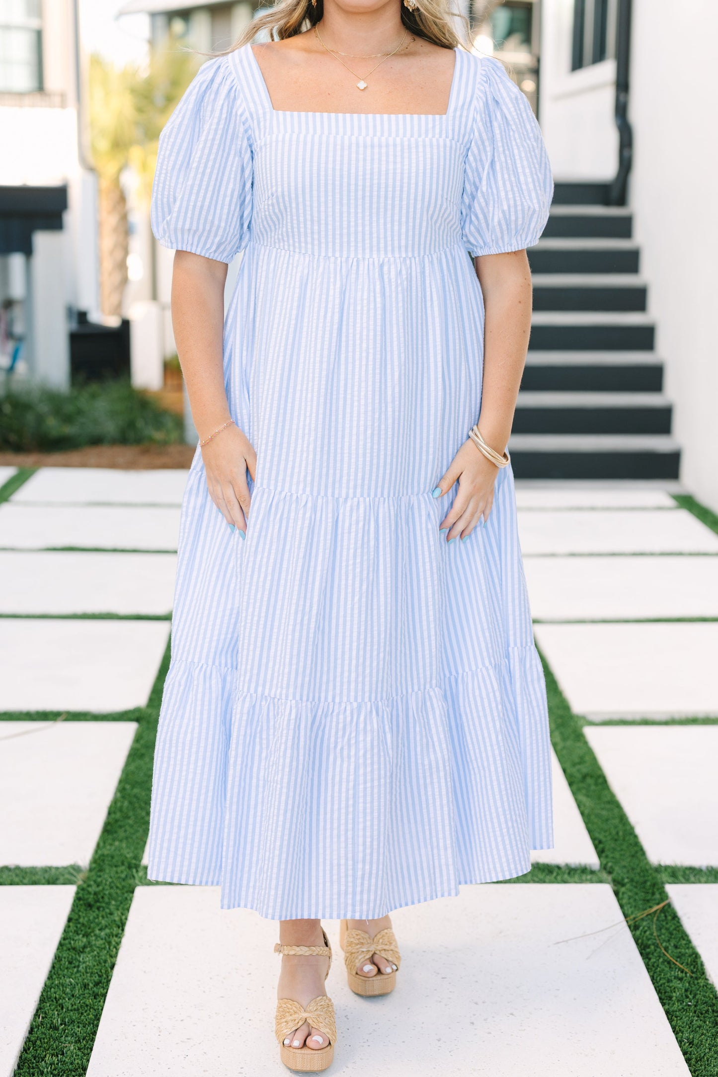 Un Vestido de Brisa en el Océano, Rayas Azules
