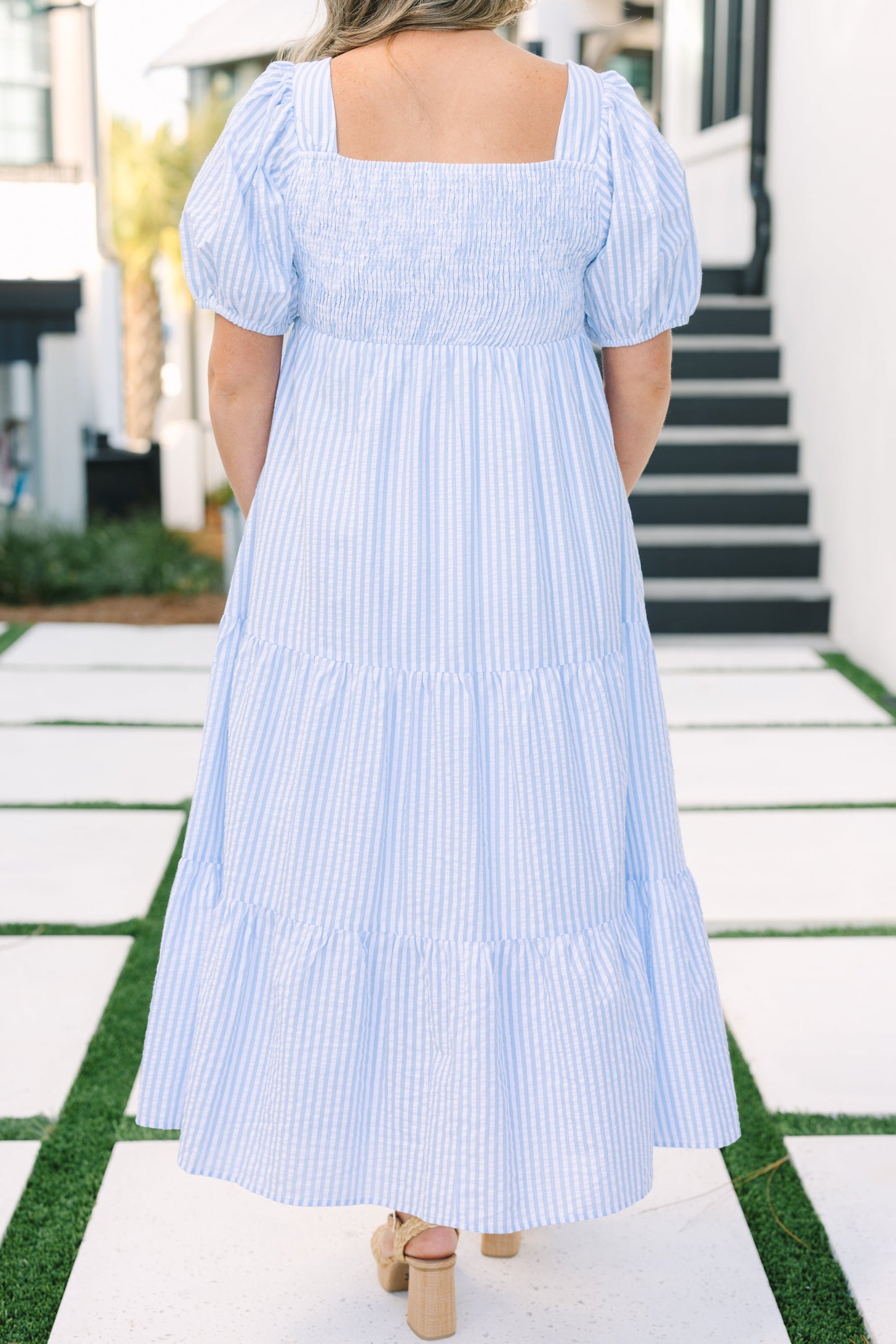 Un Vestido de Brisa en el Océano, Raya Azul