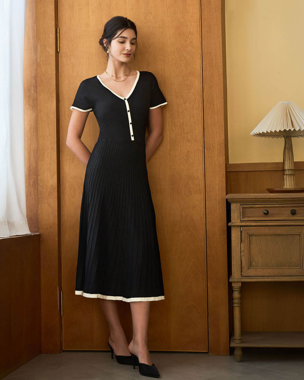 Vestido Midi de Suéter Negro con Contraste