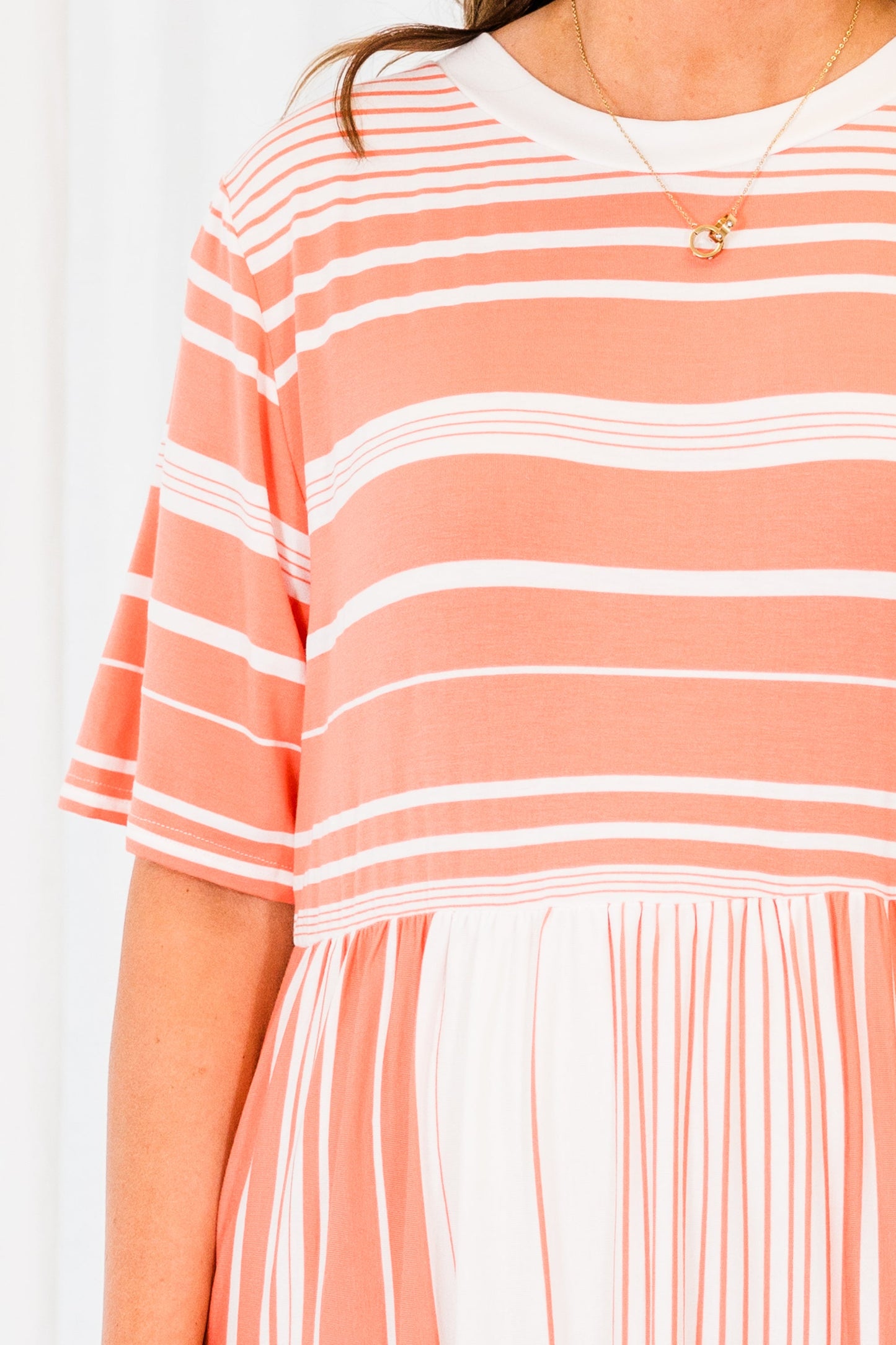 Soy La Única Vestido, Coral-Blanco