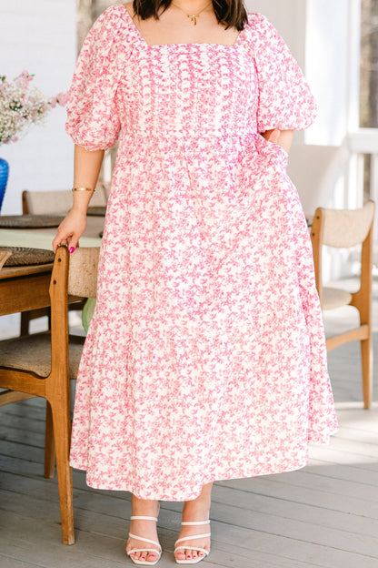 En El Vestido Midi En La Sombra Silenciosa, Rosa