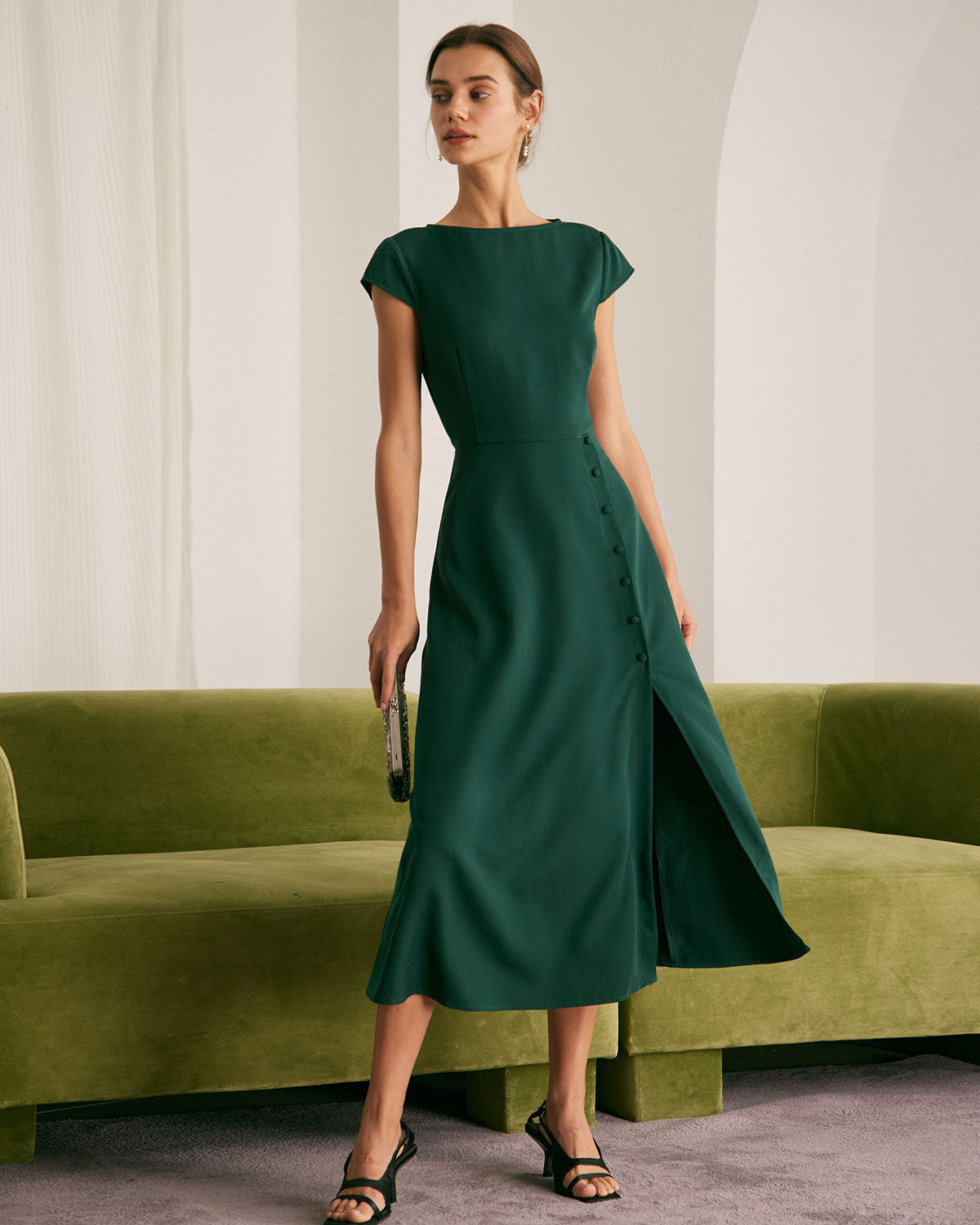 El Vestido Midi con Corte en la Espalda y Cuello Barco Verde