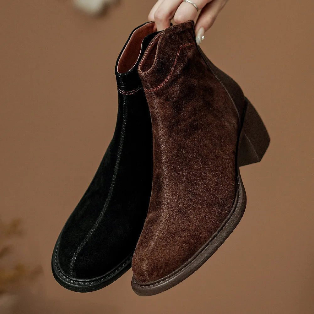 ADELA™ | Botas de terciopelo con tacón