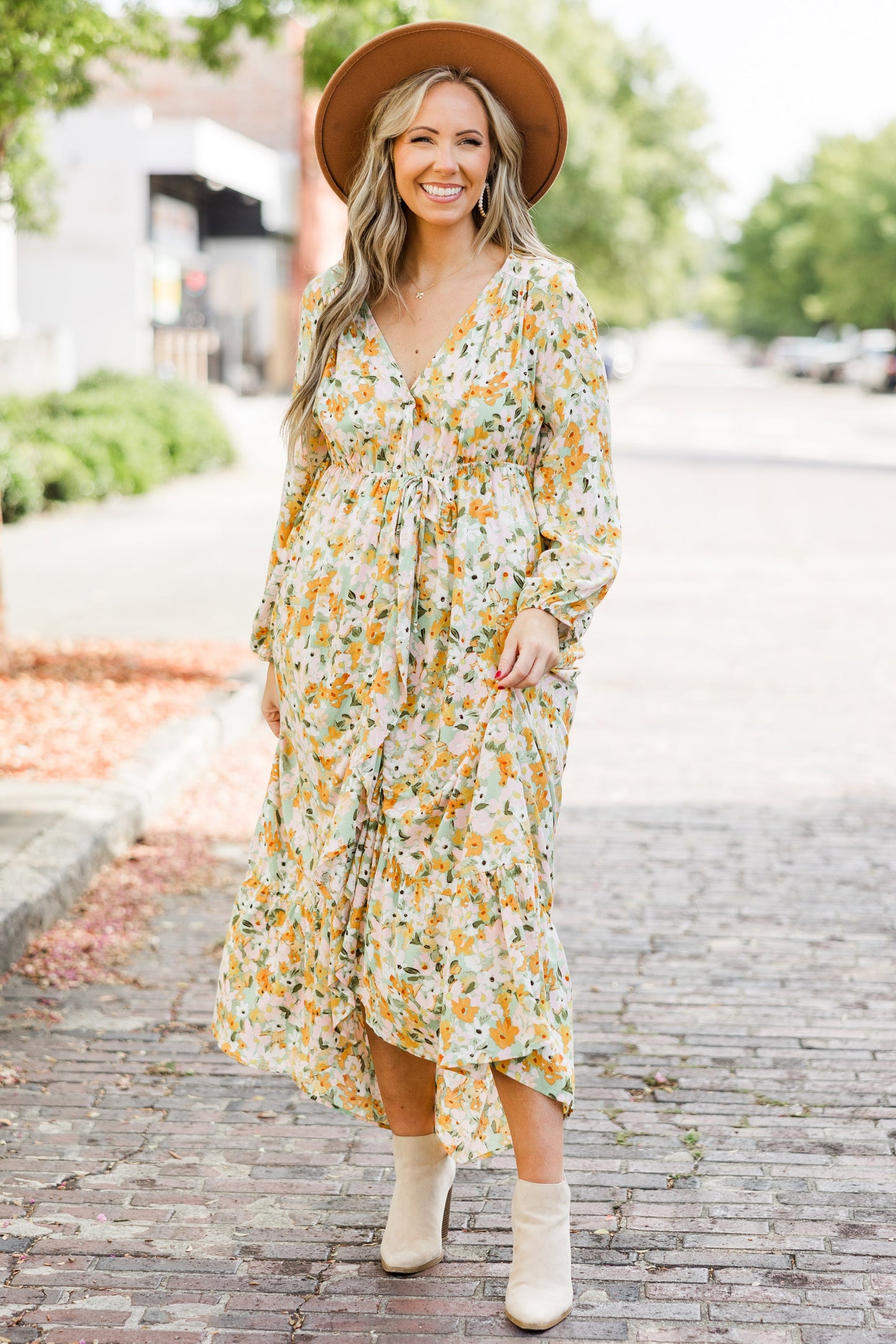 Hablando de Mi Chica Vestido, Amarillo
