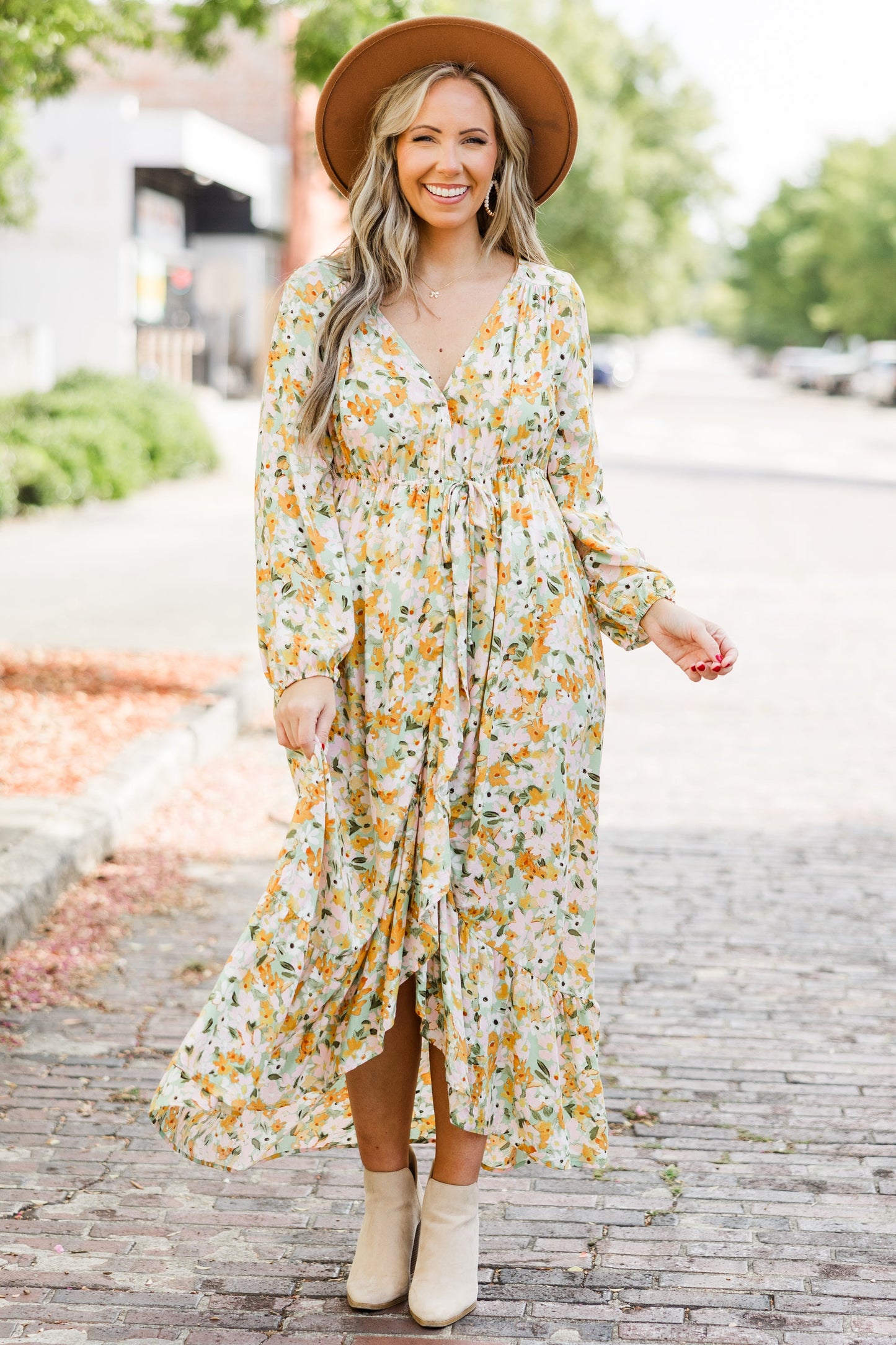 Hablando de Mi Chica Vestido, Amarillo