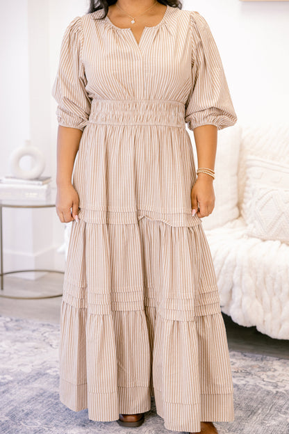 El Vestido de Elección Clara, Raya Marrón