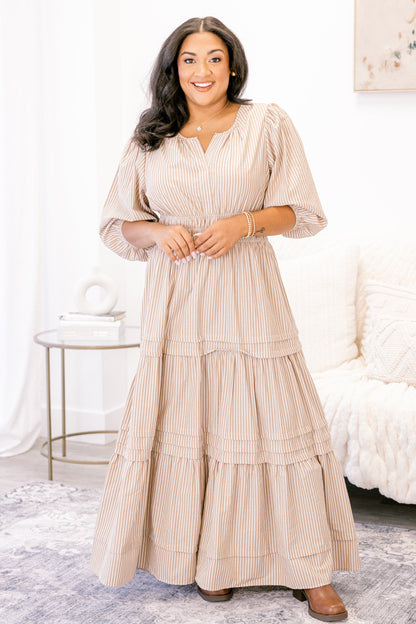 El Vestido de Elección Clara, Raya Marrón