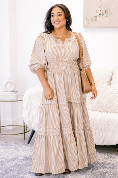 El Vestido de Elección Clara, Raya Marrón