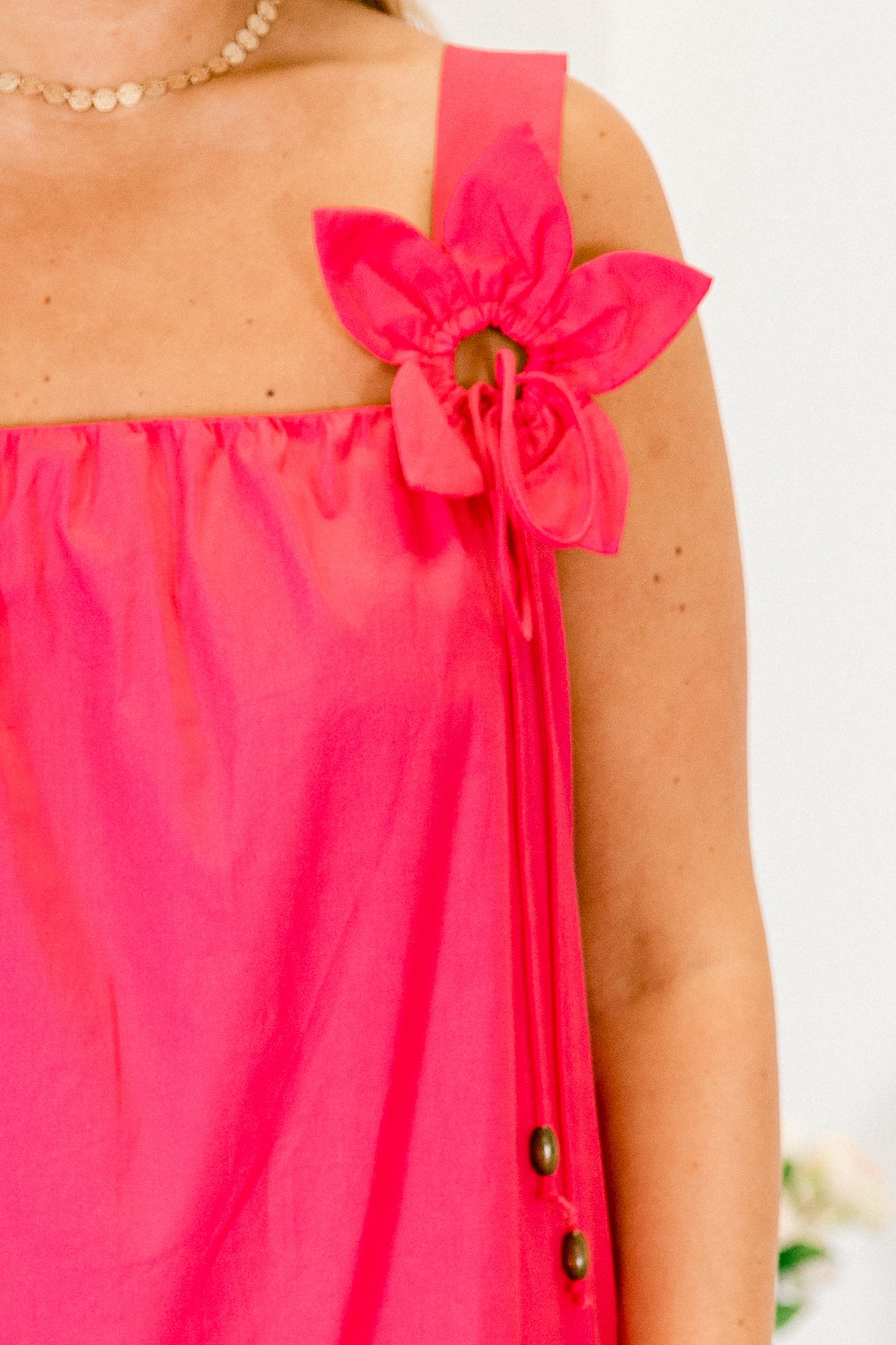 El Vestido del Momento, Rosa Fucsia