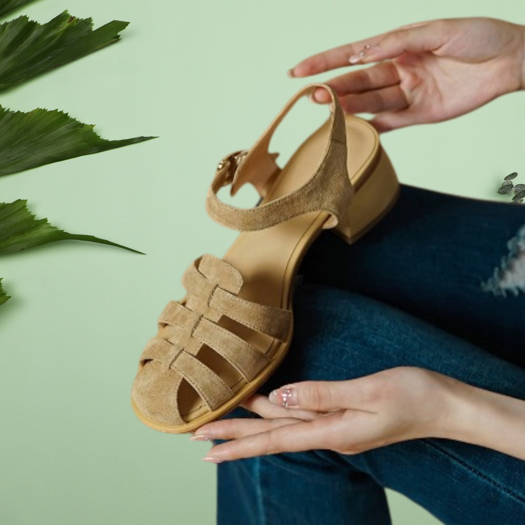 Yasmin | Płaskie sandały na pasek