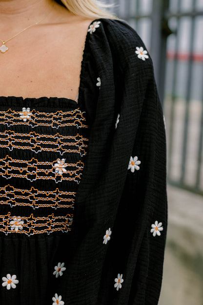 Vestido Maravilla de Flores Silvestres, Negro